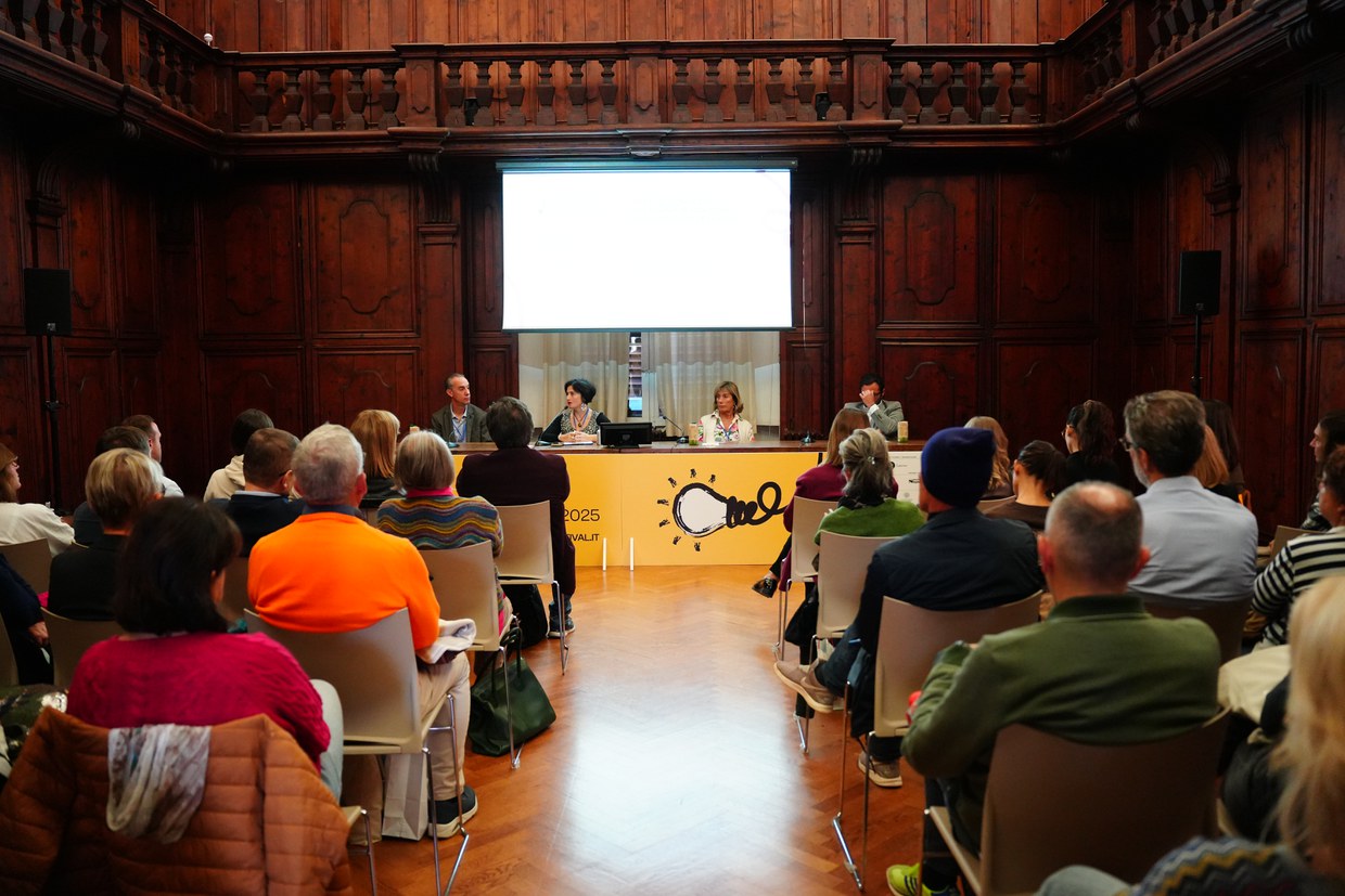 I partecipanti e gli speaker all'incontro "L’alimentazione del futuro, tra salute e sostenibilità" promosso dai dipartimenti dell'Università di Bologna DISTAL e DIMEVET