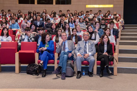 Delegazione dell’Università di Bologna in visita ufficiale presso ADA University (Baku)