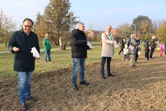 "Seminare grano per raccogliere pace", una mattinata dedicata alla semina comunitaria che ha coinvolto a bambini e famiglie al Parco Giardino Campagna di Zola Predosa