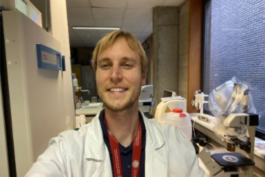 Thomas Montebugnoli premiato dalla Società Italiana di Biochimica (SIB) per l’elevata qualità scientifica dello studio “Modulation of Cell Growth and Metabolism by Natural and synthetic Iminosugars in Intestinal Tumor Cell Lines” Thomas Montebugnoli premiato dalla Società Italiana di Biochimica (SIB) per l’elevata qualità scientifica dello studio “Modulation of Cell Growth and Metabolism by Natural and synthetic Iminosugars in Intestinal Tumor Cell Lines”